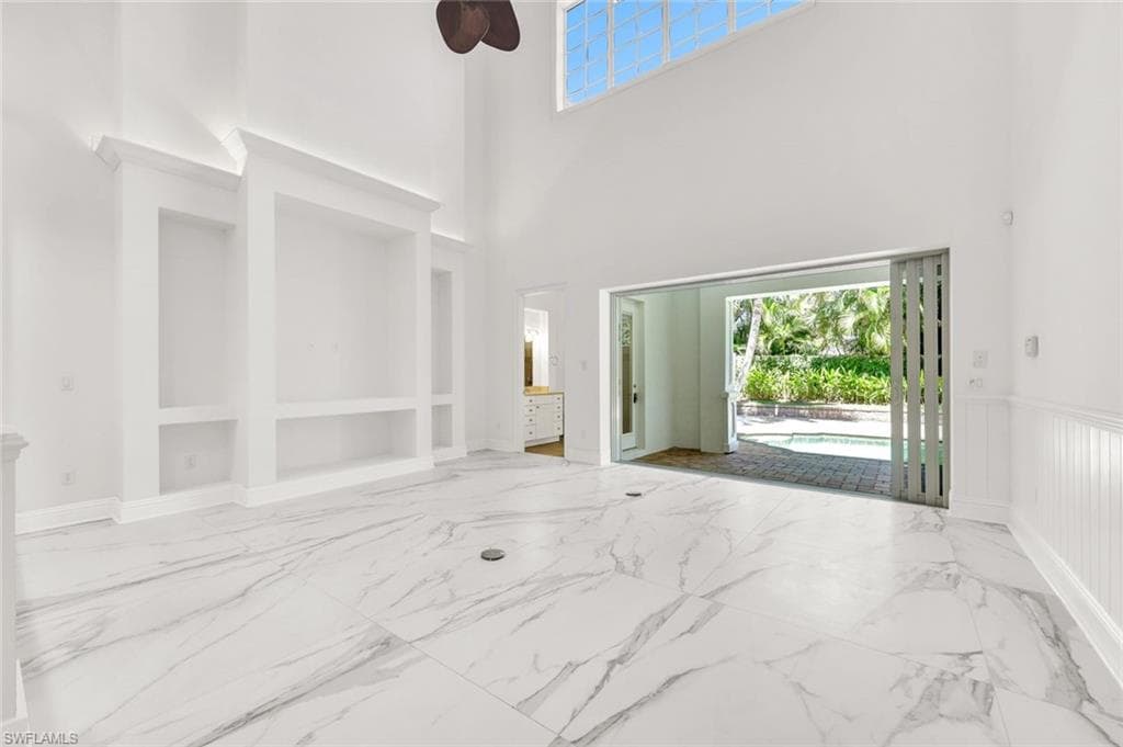 699 Fairway Ter, Naples, FL 34103-11