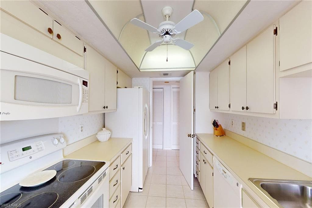 1100 Collier Blvd 325, Marco Island, FL 34145-23