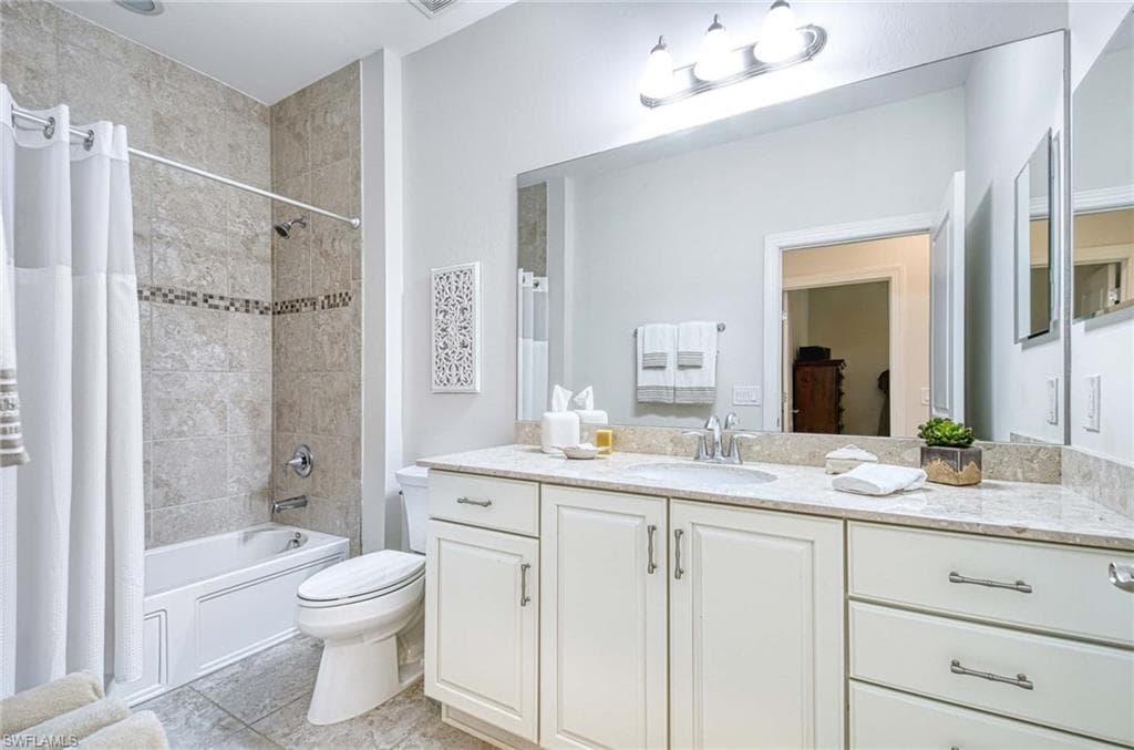 1519 Oceania Dr S, Naples, FL 34113-11