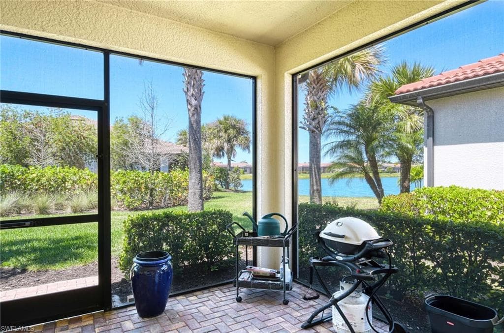 1519 Oceania Dr S, Naples, FL 34113-3