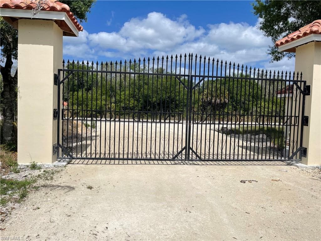 3240 60th Ave NE, Naples, FL 34120-6