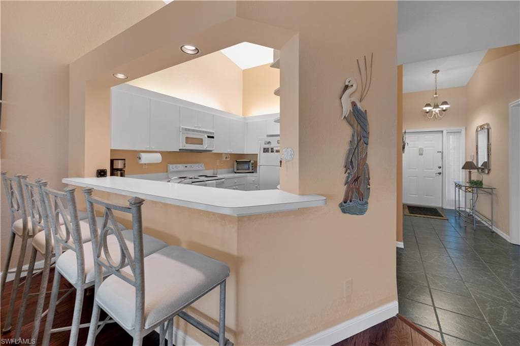 7725 Pebble Creek Cir 305, Naples, FL 34108-10