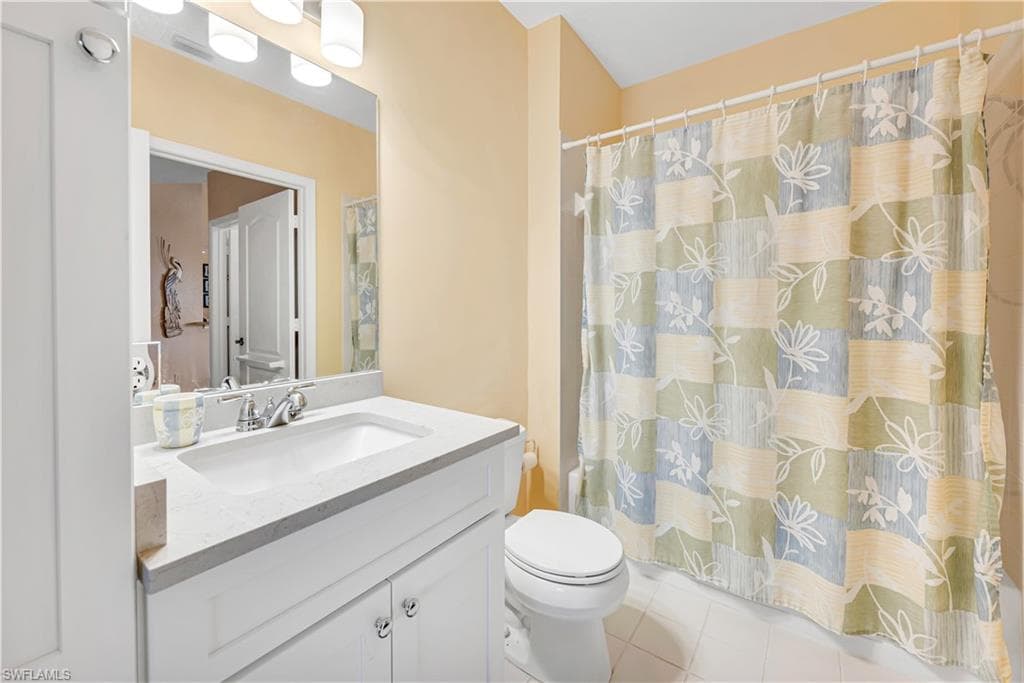7725 Pebble Creek Cir 305, Naples, FL 34108-15