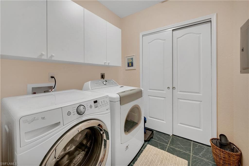 7725 Pebble Creek Cir 305, Naples, FL 34108-16