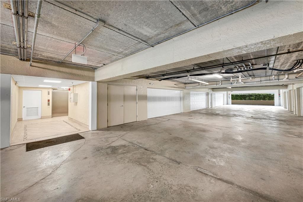 7725 Pebble Creek Cir 305, Naples, FL 34108-19
