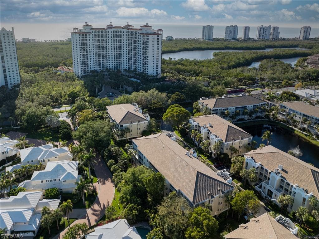 7725 Pebble Creek Cir 305, Naples, FL 34108-4