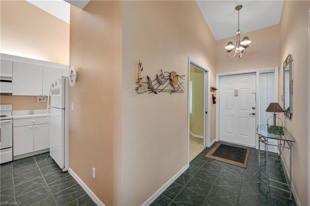 7725 Pebble Creek Cir 305, Naples, FL 34108-5