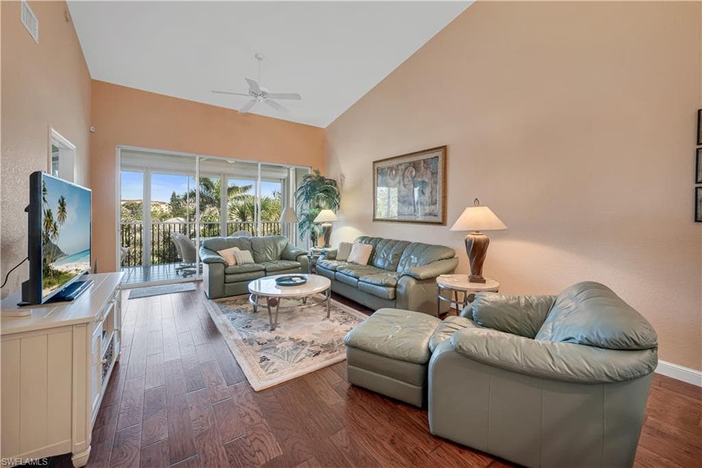 7725 Pebble Creek Cir 305, Naples, FL 34108-7