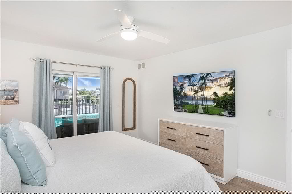 129 Leeward Ct, Marco Island, FL 34145-21