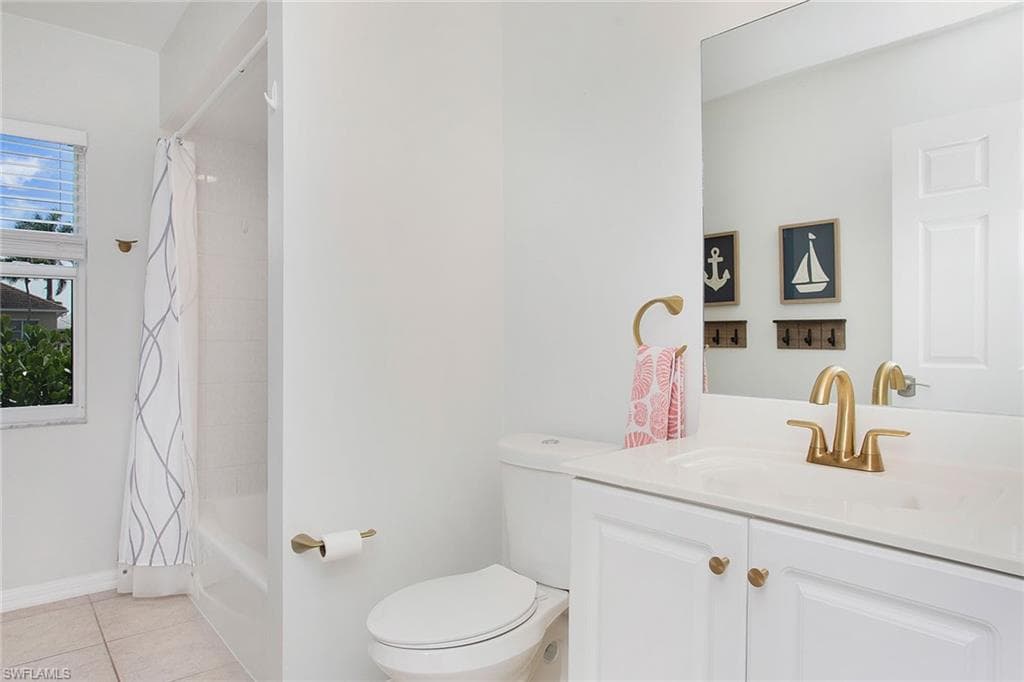 129 Leeward Ct, Marco Island, FL 34145-27