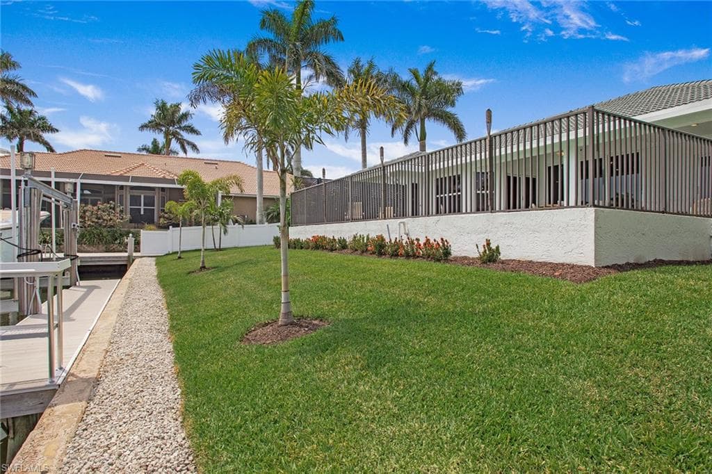 129 Leeward Ct, Marco Island, FL 34145-39