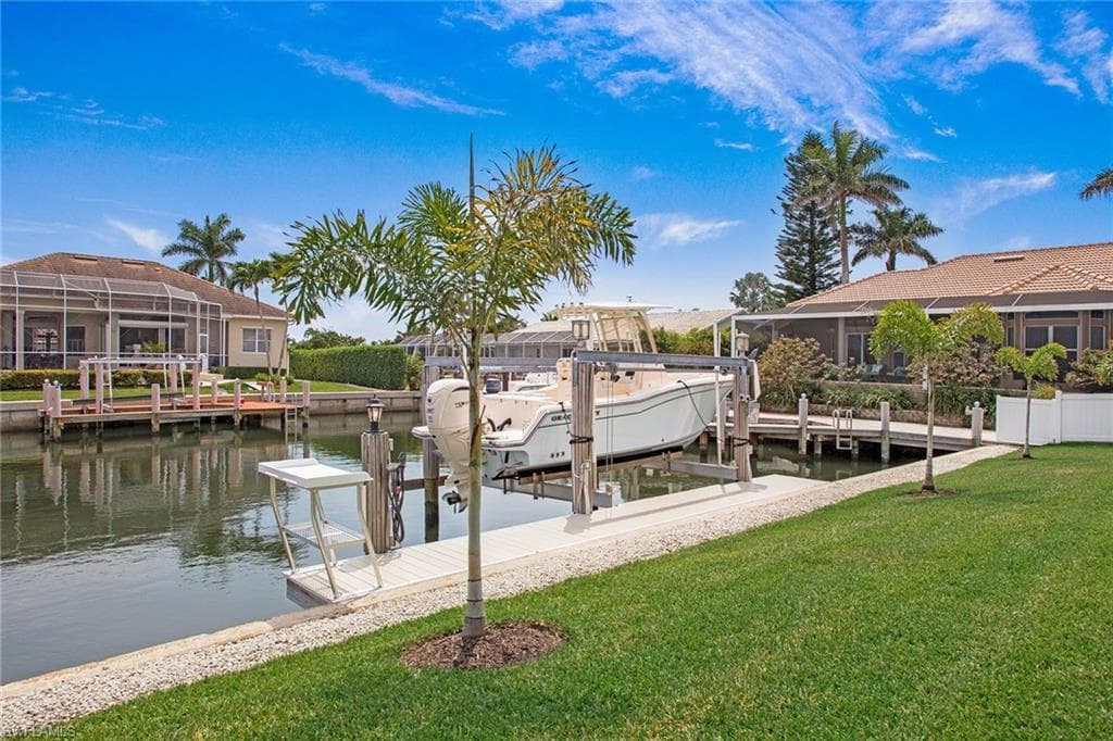 129 Leeward Ct, Marco Island, FL 34145-40