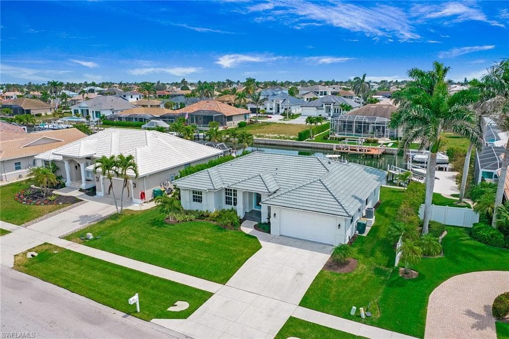 129 Leeward Ct, Marco Island, FL 34145-44