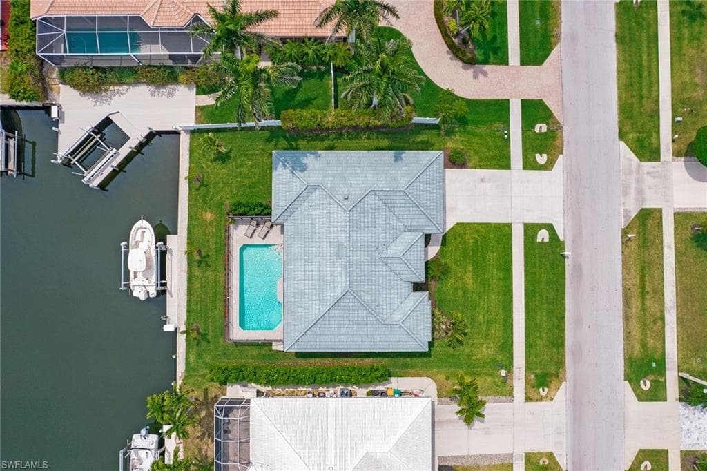 129 Leeward Ct, Marco Island, FL 34145-46