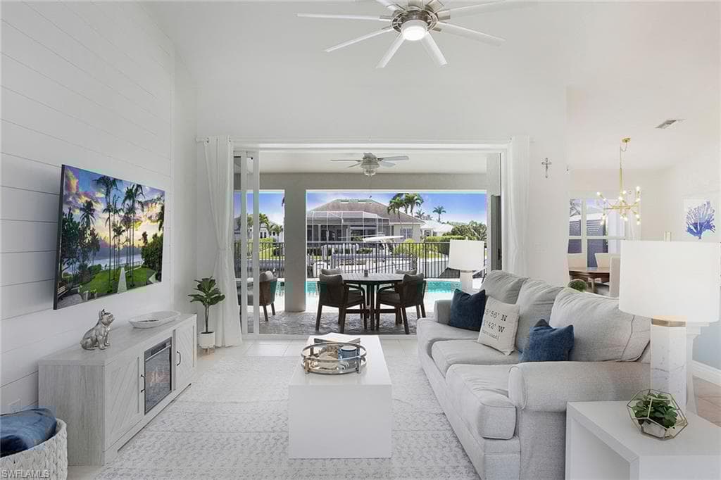 129 Leeward Ct, Marco Island, FL 34145-8