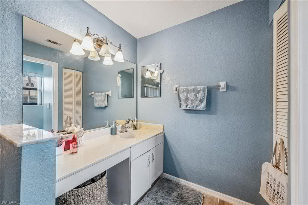 60 Emerald Woods Dr B1, Naples, FL 34108-11