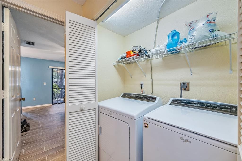 60 Emerald Woods Dr B1, Naples, FL 34108-14