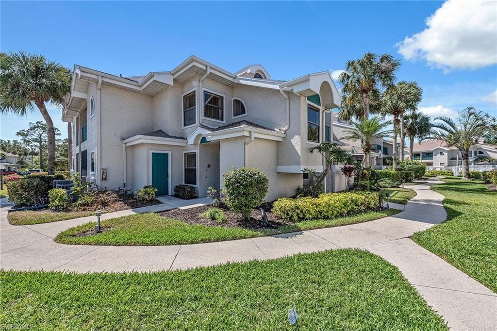 60 Emerald Woods Dr B1, Naples, FL 34108-1