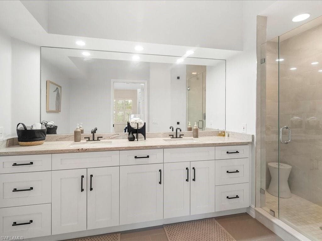 6927 Satinleaf Rd N 204, Naples, FL 34109-18