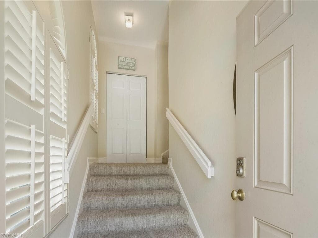 6927 Satinleaf Rd N 204, Naples, FL 34109-28