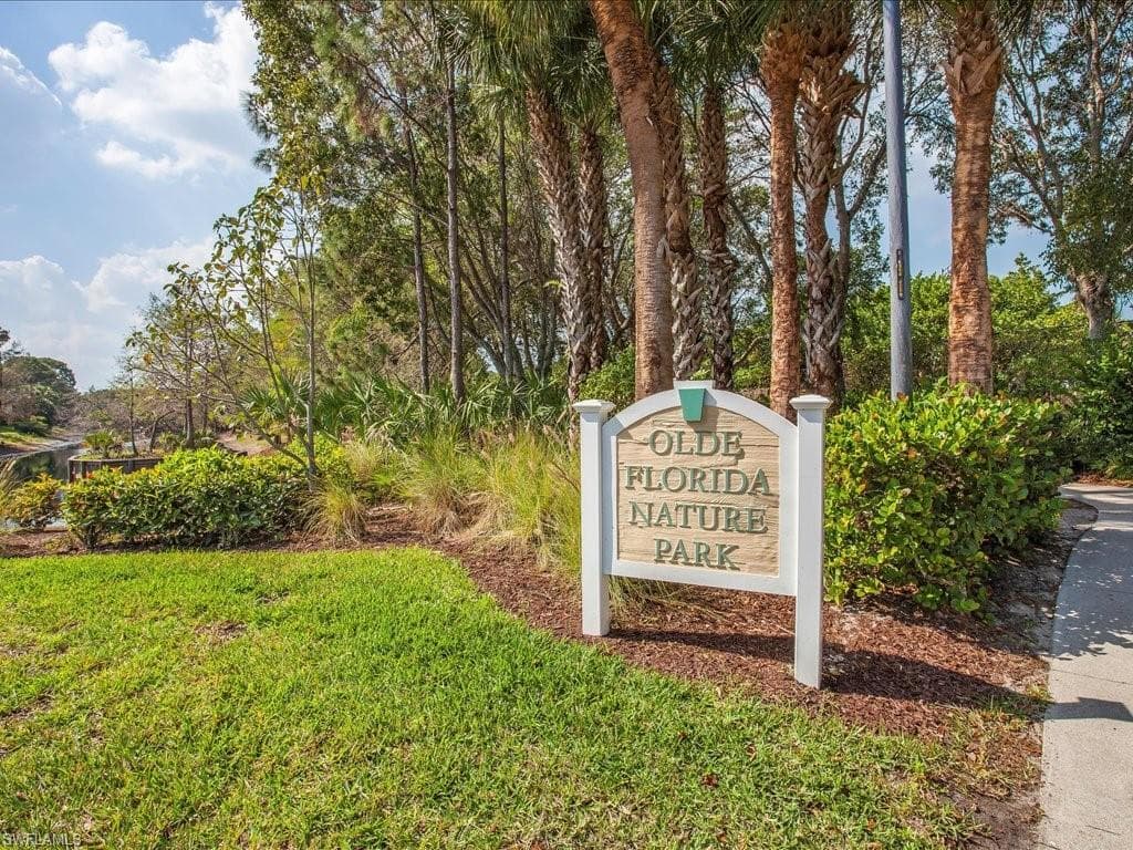 6927 Satinleaf Rd N 204, Naples, FL 34109-37