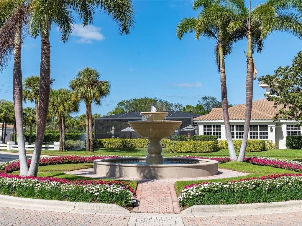 6927 Satinleaf Rd N 204, Naples, FL 34109-39
