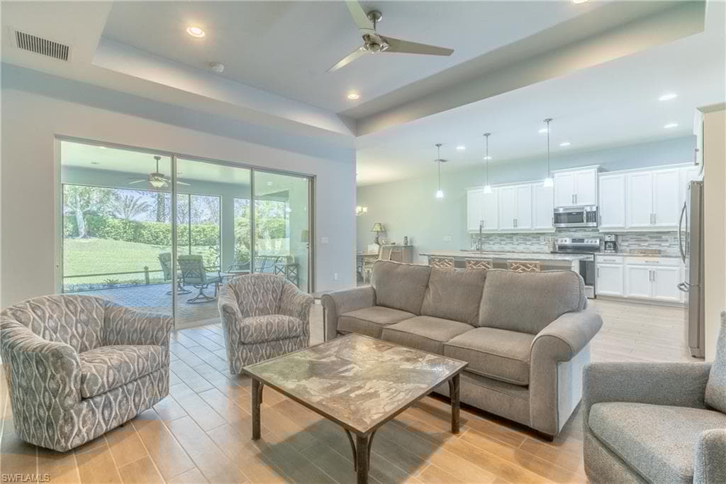 14717 Leeward Dr, Naples, FL 34114-14