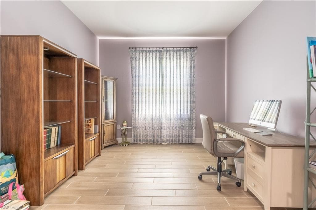 14717 Leeward Dr, Naples, FL 34114-22
