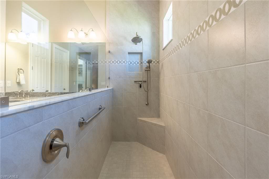 14717 Leeward Dr, Naples, FL 34114-33