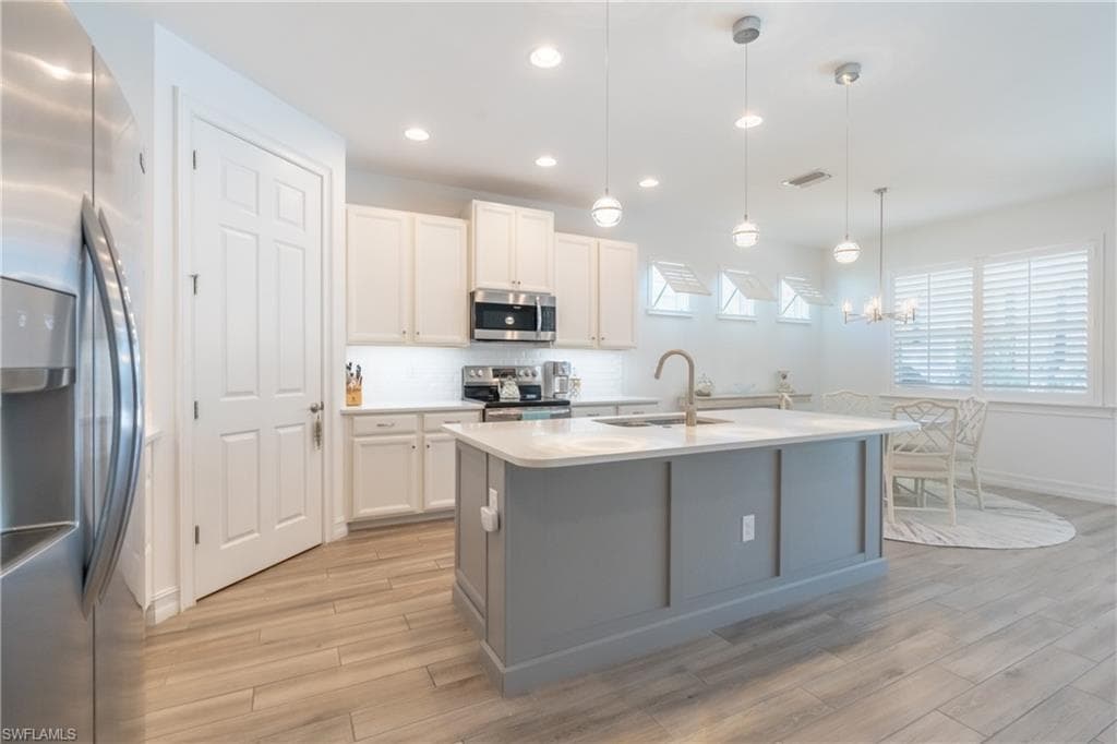 14570 Tropical Dr, Naples, FL 34114-10