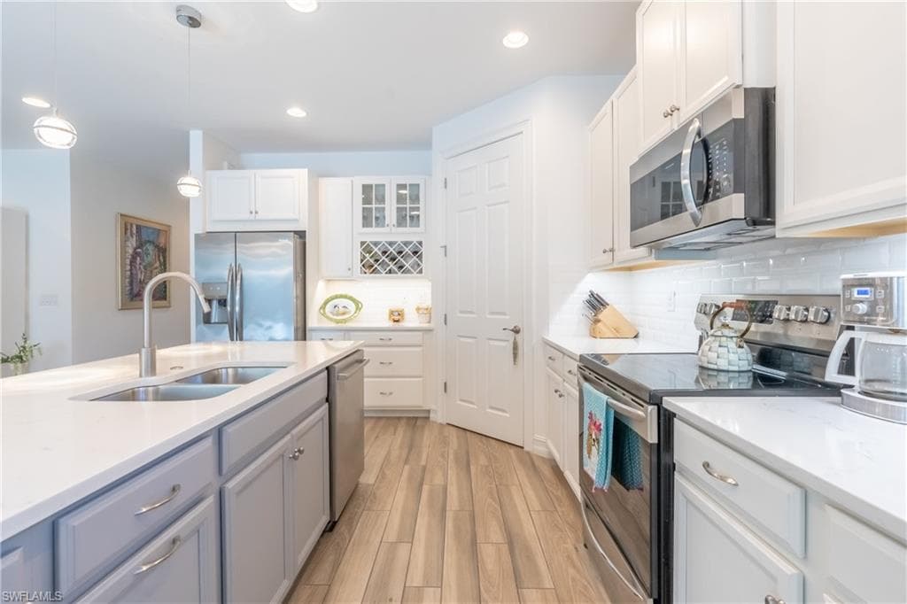 14570 Tropical Dr, Naples, FL 34114-12