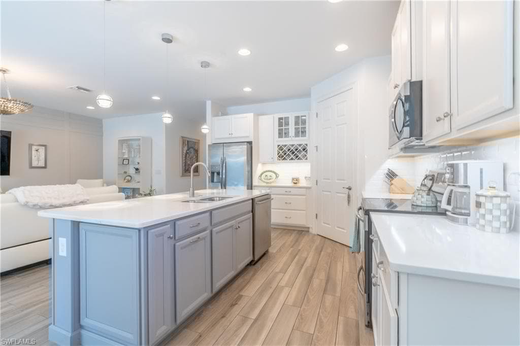 14570 Tropical Dr, Naples, FL 34114-13