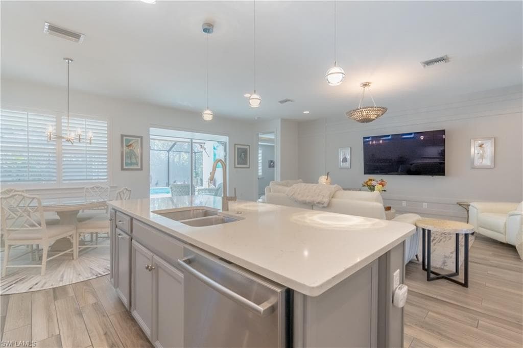 14570 Tropical Dr, Naples, FL 34114-14