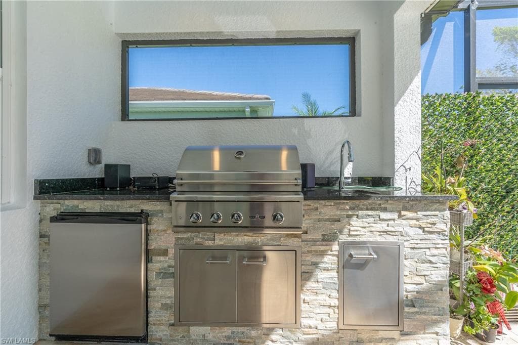 14570 Tropical Dr, Naples, FL 34114-33