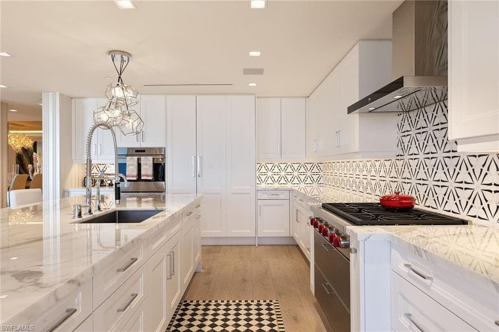 6897 Grenadier Blvd 1202, Naples, FL 34108-5