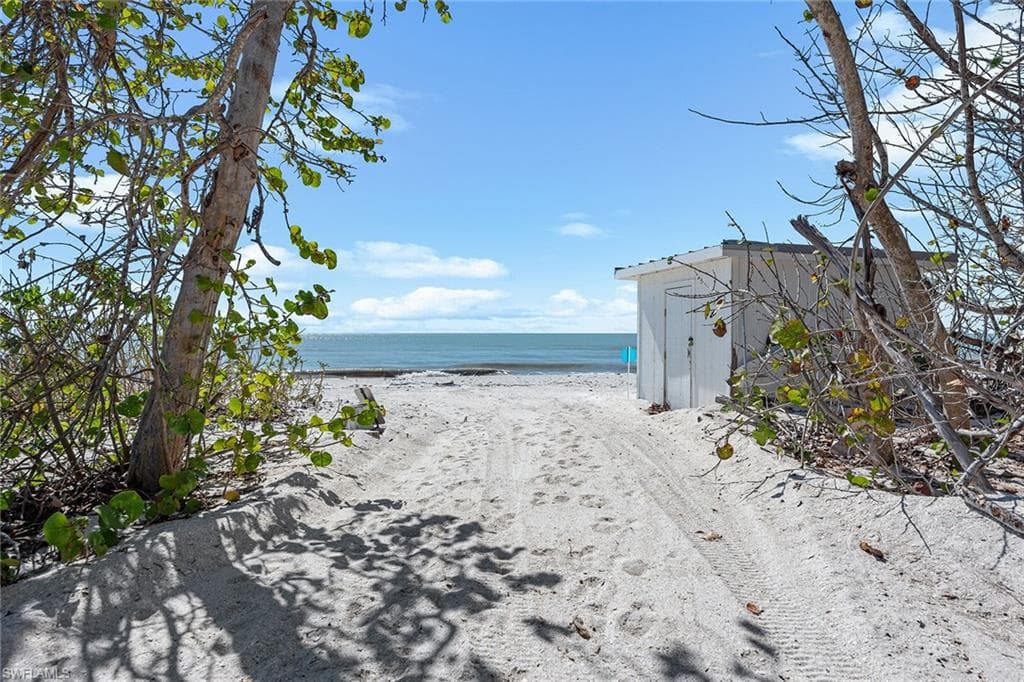 10455 Keewaydin, Naples, FL 34113-40