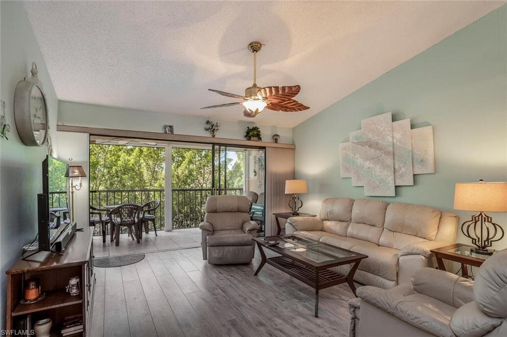 248 Pebble Beach Cir G202, Naples, FL 34113-11