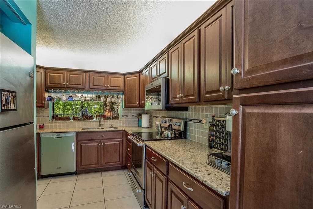 248 Pebble Beach Cir G202, Naples, FL 34113-12