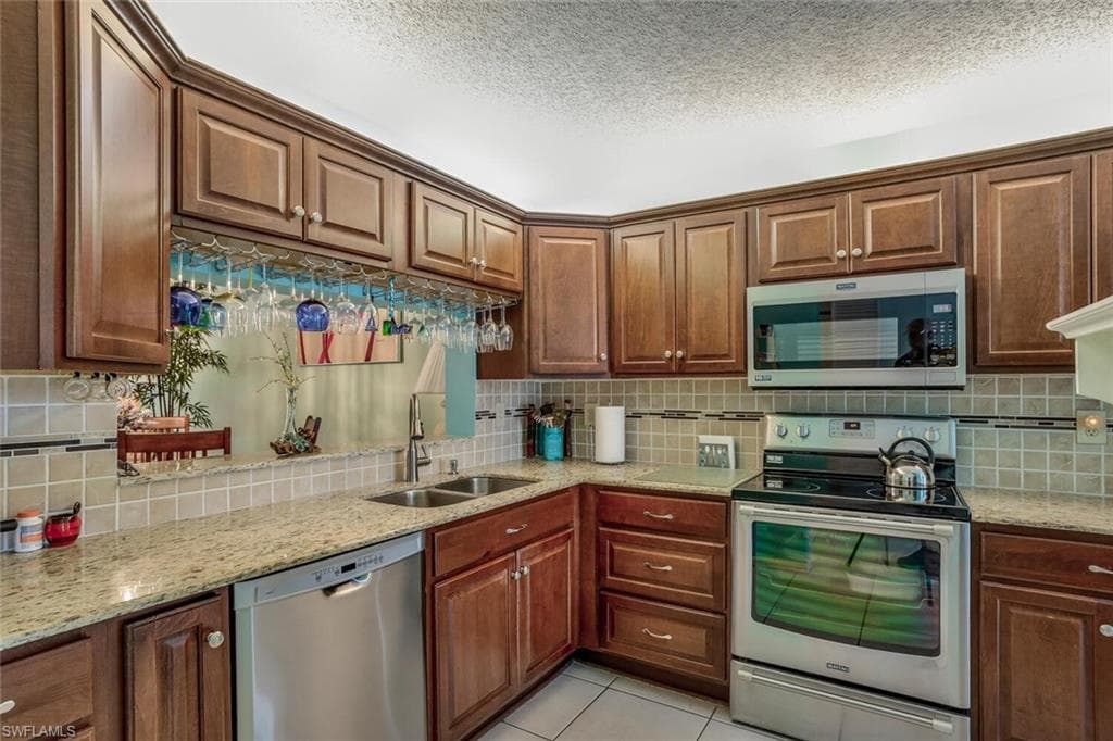 248 Pebble Beach Cir G202, Naples, FL 34113-13