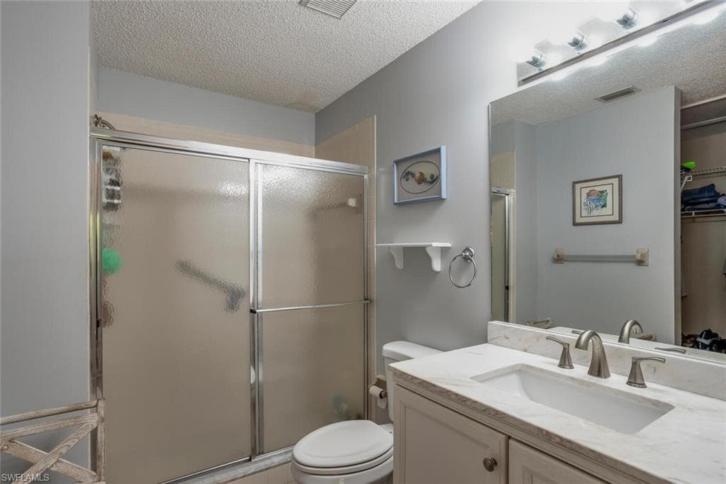 248 Pebble Beach Cir G202, Naples, FL 34113-15