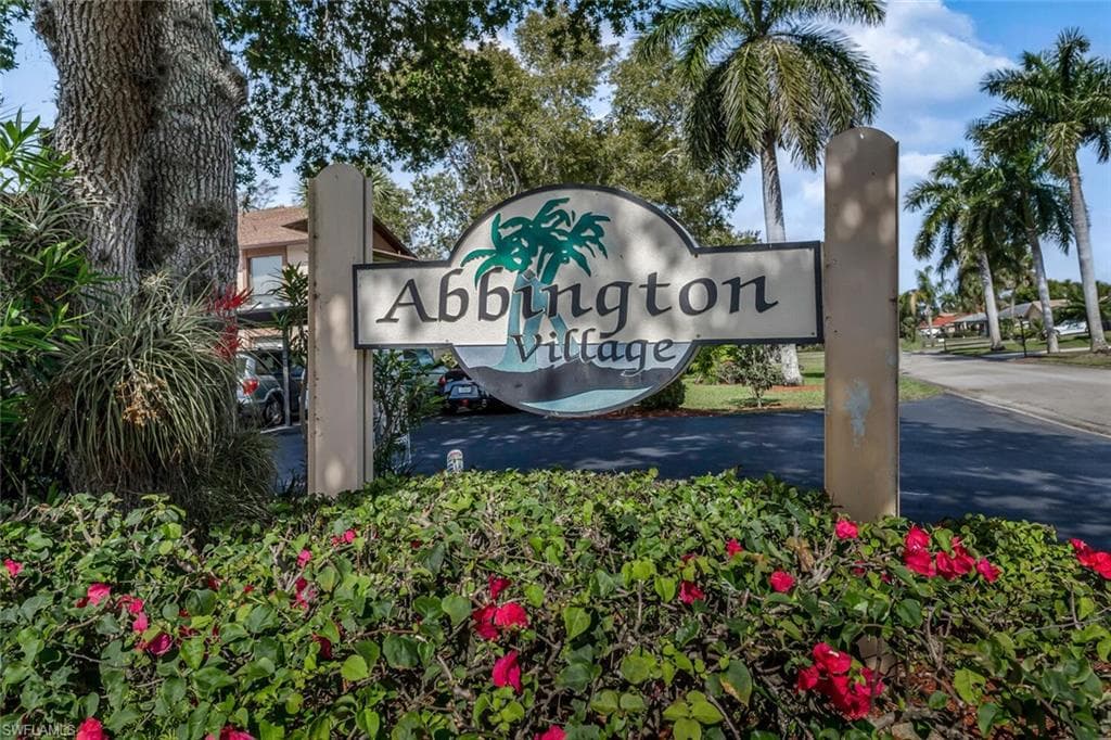 248 Pebble Beach Cir G202, Naples, FL 34113-22