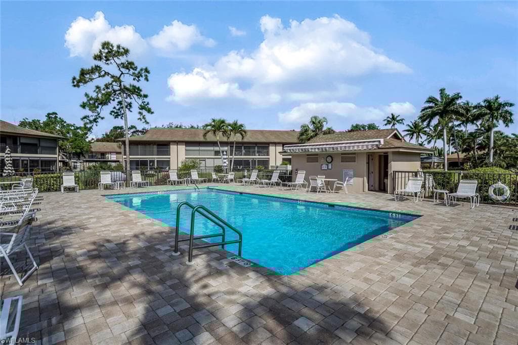248 Pebble Beach Cir G202, Naples, FL 34113-24