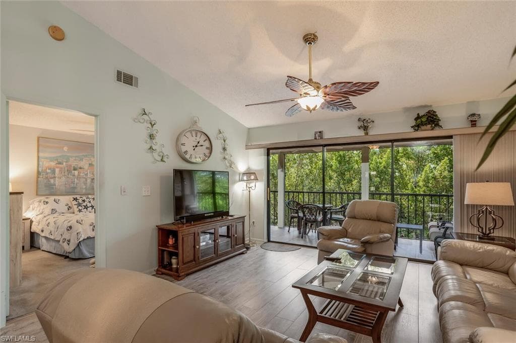 248 Pebble Beach Cir G202, Naples, FL 34113-8