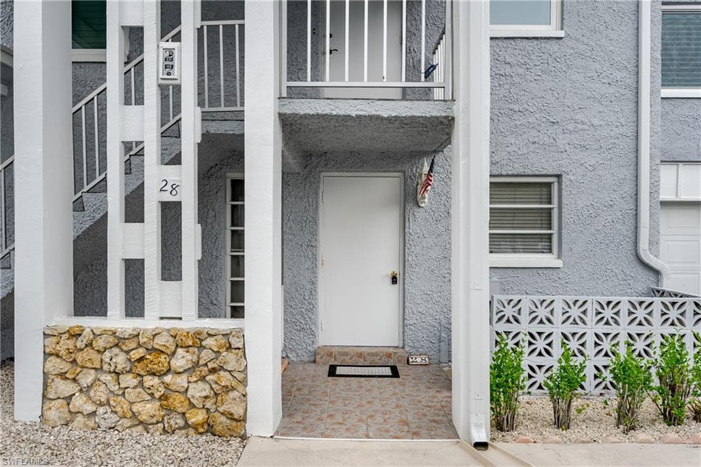 28 Watercolor Way 28, Naples, FL 34113-4