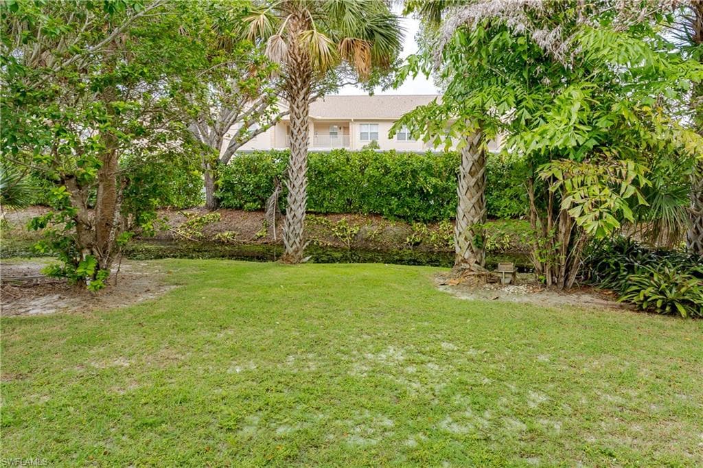 28 Watercolor Way 28, Naples, FL 34113-5