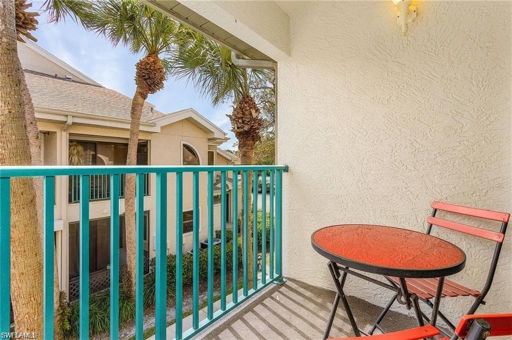 70 Emerald Woods Dr K8, Naples, FL 34108-13