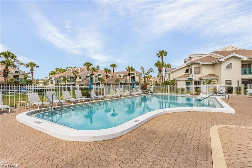 70 Emerald Woods Dr K8, Naples, FL 34108-17