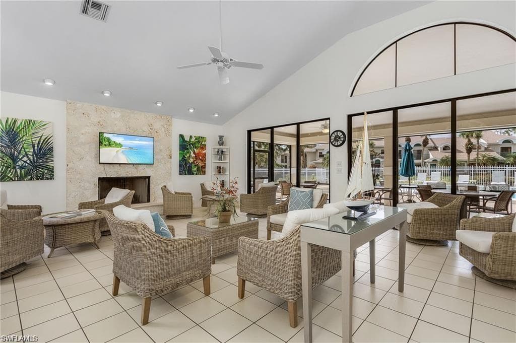 70 Emerald Woods Dr K8, Naples, FL 34108-18