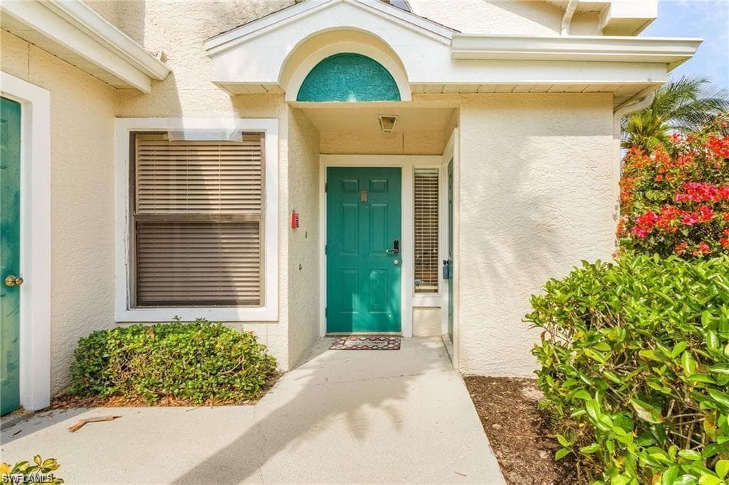 70 Emerald Woods Dr K8, Naples, FL 34108-1