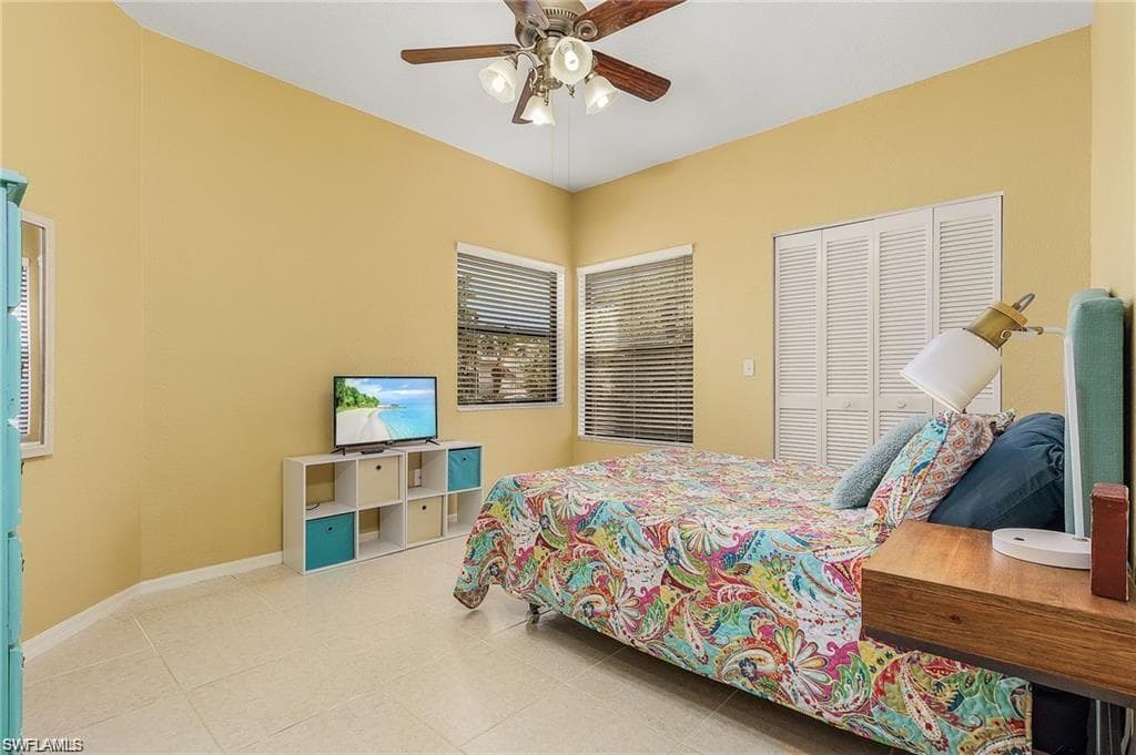 70 Emerald Woods Dr K8, Naples, FL 34108-6